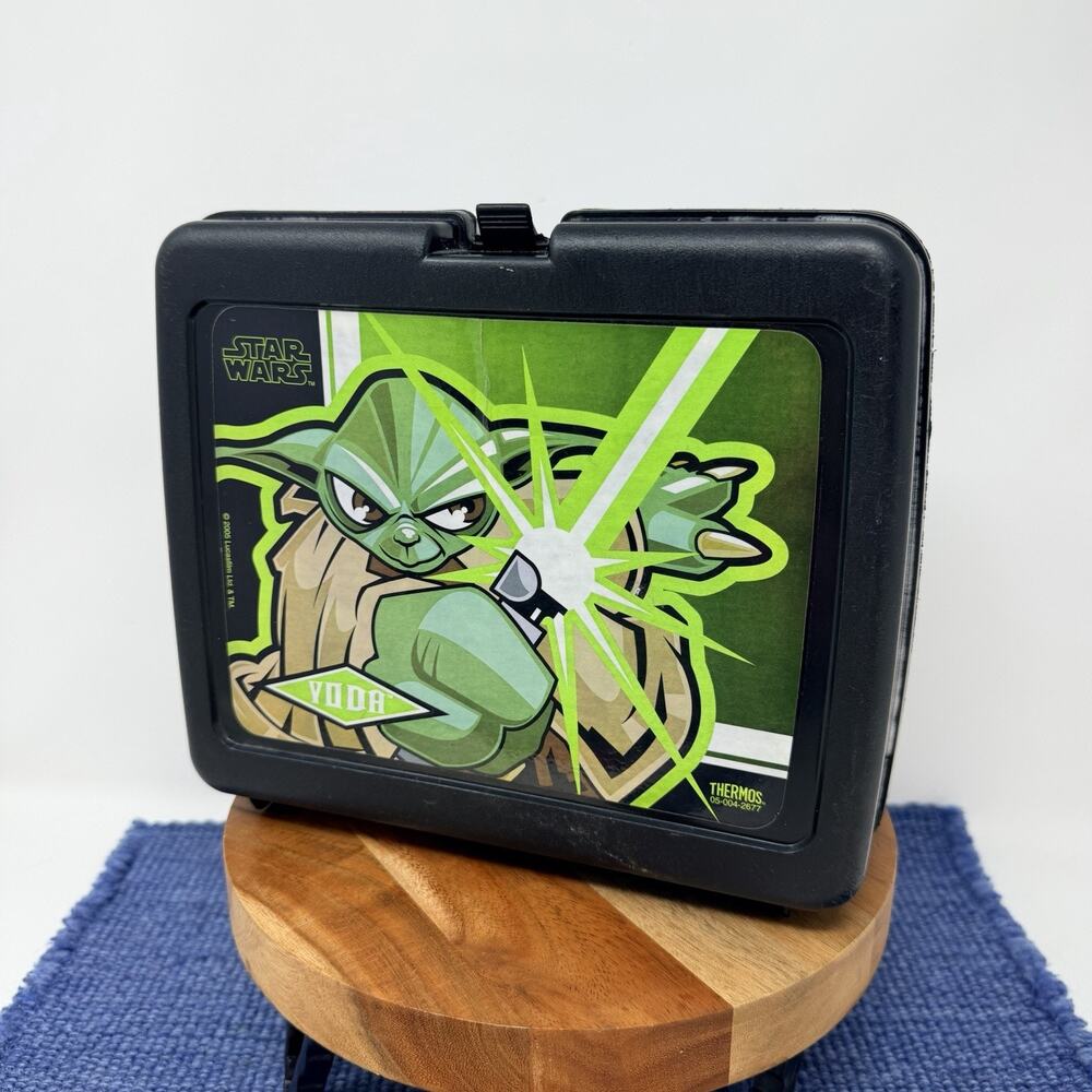Star Wars Yodaβs 2005 plastic thermos lunch box School Green Black